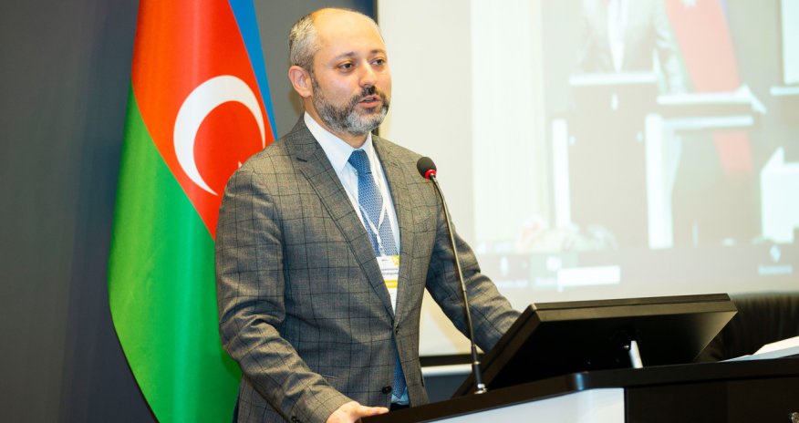 Yelo Bank-ın dəstəyi ilə UNEC-də forum keçirilib