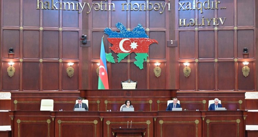 Milli Məclisin iclası başladı