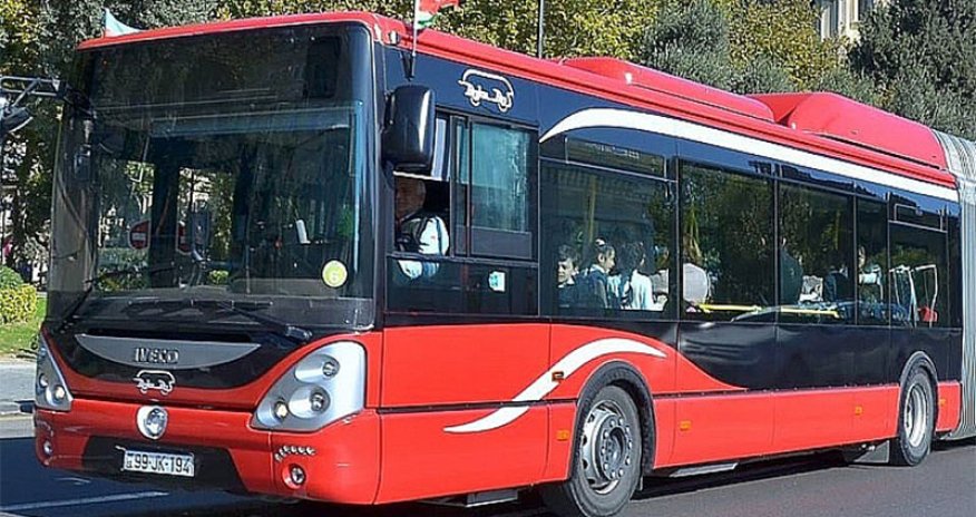 Azərbaycanda avtobuslarla sərnişindaşıma artıb, taksilər  ilə azalıb