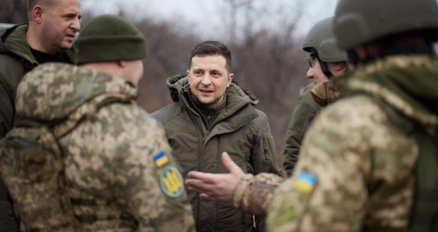 Зеленский провел совещание с военными по поводу наступления ВСУ