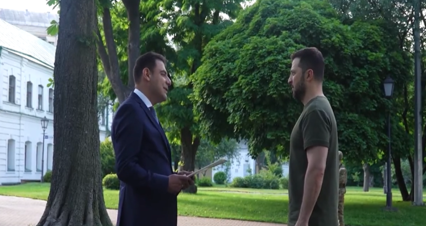 Azərbaycanlı səfir etimadnaməsini Zelenskiyə təqdim edib