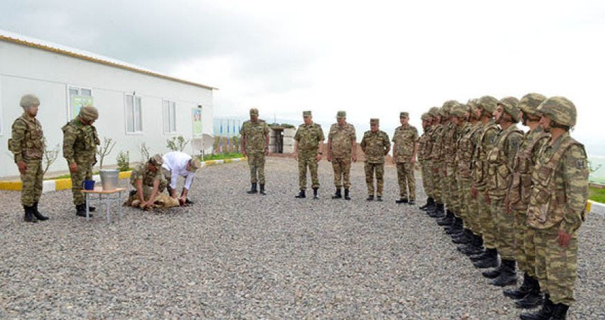 Baş Qərargah rəisi bir neçə döyüş mövqeyində olub - FOTO