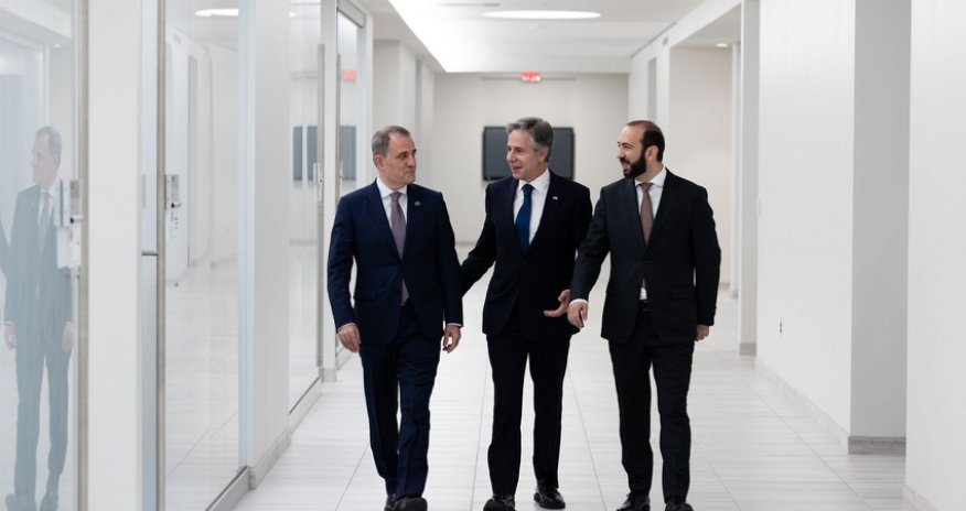 Blinkenin Azərbaycan və Ermənistanın xarici işlər nazirləri ilə ayrı-ayrılıqda görüşləri başlayıb