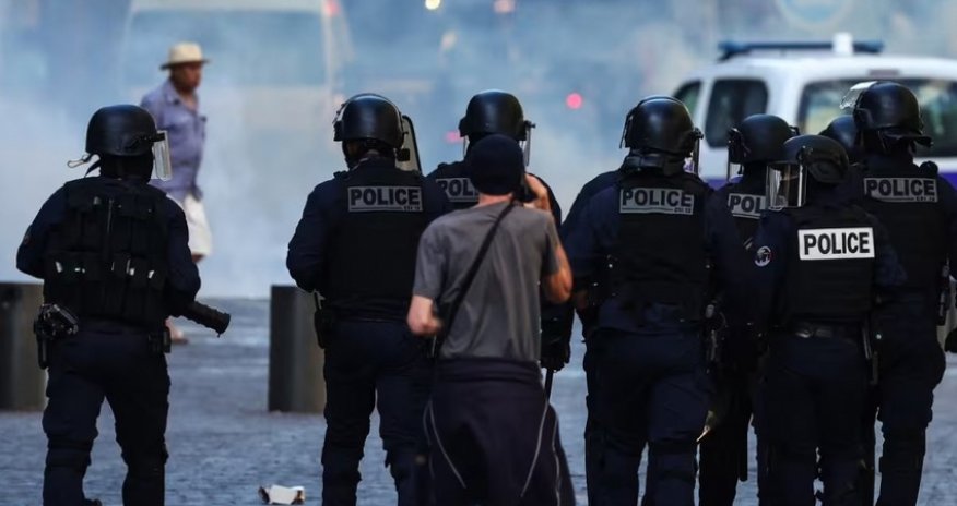 Fransada etirazlar davam edir, 700-dən çox nümayişçi saxlanılıb