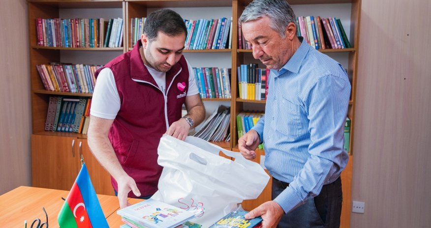 Qırmızı Ürəklər Fondundan “Kitab Gəzər” layihəsinə dəstək
