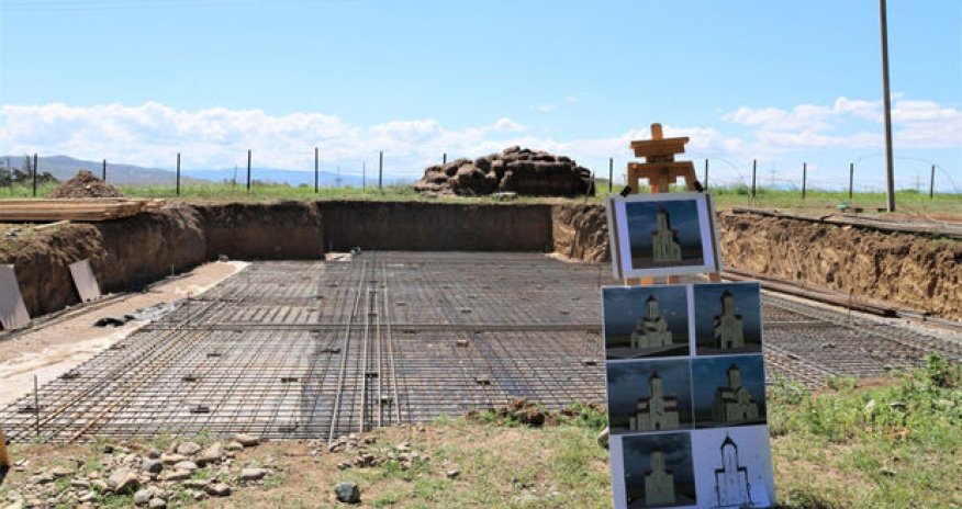Gürcüstanın Azərbaycan sərhədinə yaxın ərazisində kilsə tikilir