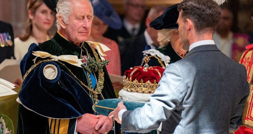 Britaniya kralı III Çarlzın ikinci tacqoyma mərasimi keçirilib