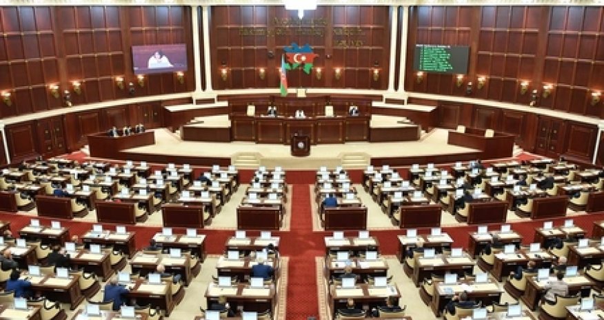 Milli Məclisin iclası başladı - 49 məsələ müzakirə olunacaq