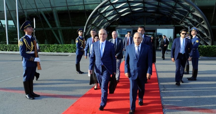 Albaniya Prezidentinin Azərbaycana rəsmi səfəri başa çatıb