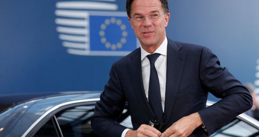 Niderland hökuməti tam tərkibdə istefa verib