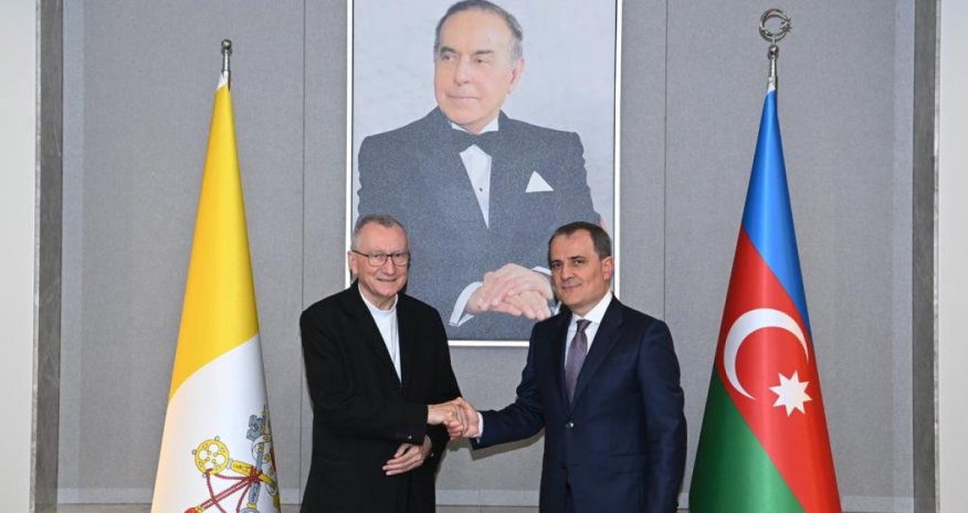 Ceyhun Bayramov Müqəddəs Taxt-Tacın dövlət katibi ilə görüşüb