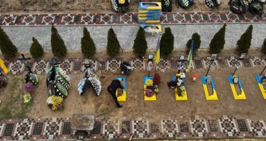 Ukrayna ölən 62 hərbçisinin meyitini geri qaytarıb