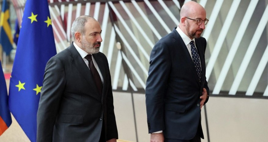 Brüsseldə Paşinyanla Şarl Mişel arasında görüş başlayıb