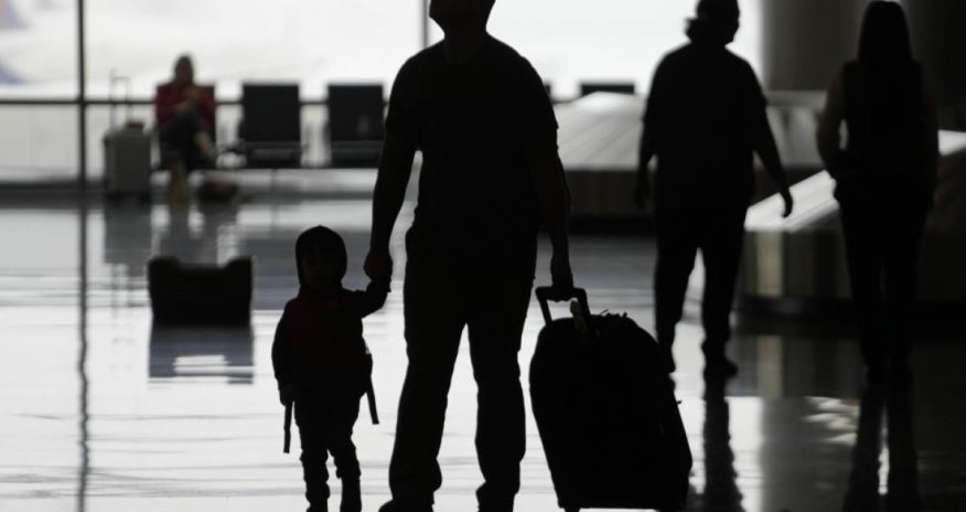 İstanbulda əcnəbilərə yaşamaq icazəsinin verilməsinə qadağa qoyulması ilə bağlı xəbərlərə aydınlıq gətirilib