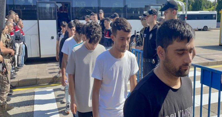 Türkiyədə 138 qeyri-qanuni miqrant Əfqanıstana deportasiya edilib