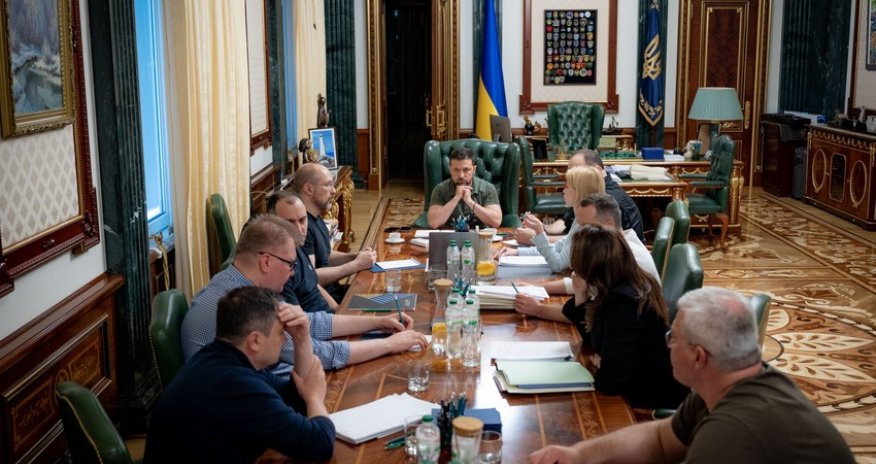 Zelenski kənd təsərrüfatı məhsullarının ixracı ilə bağlı müşavirə keçirib