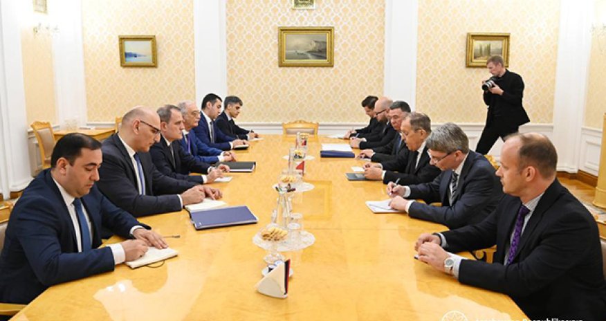 Bayramov Lavrovla görüşüb