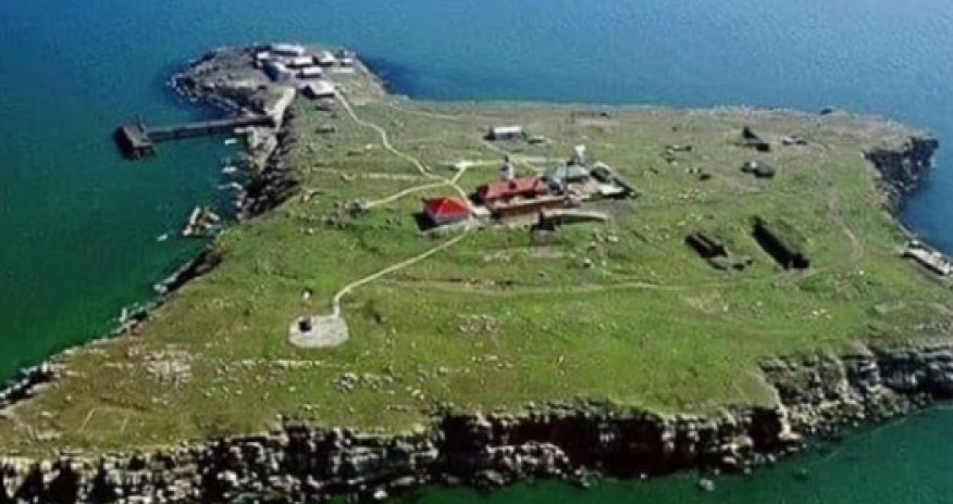 Россия вновь атакует остров Змеиный