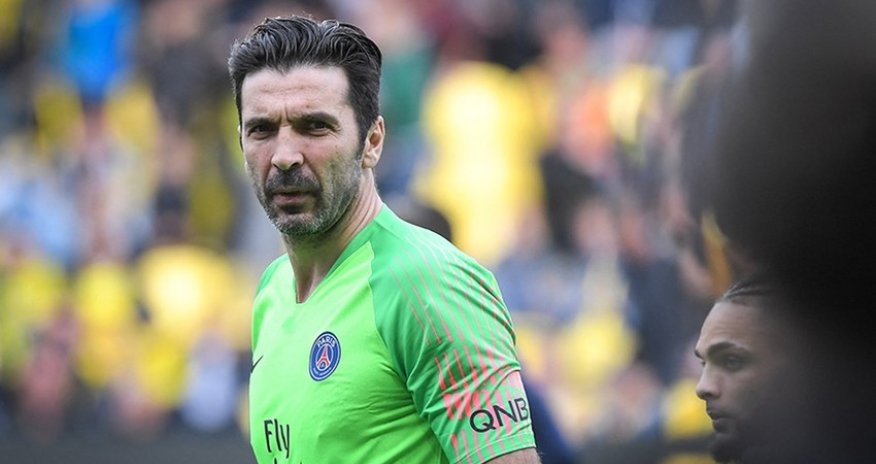 Буффон завершил карьеру