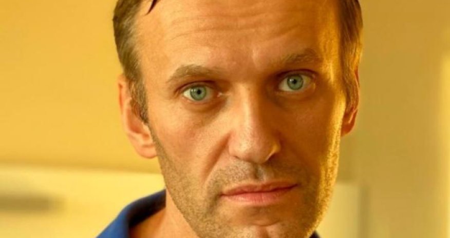 Məhkəmə Navalnıya 19 il həbs cəzası verdi