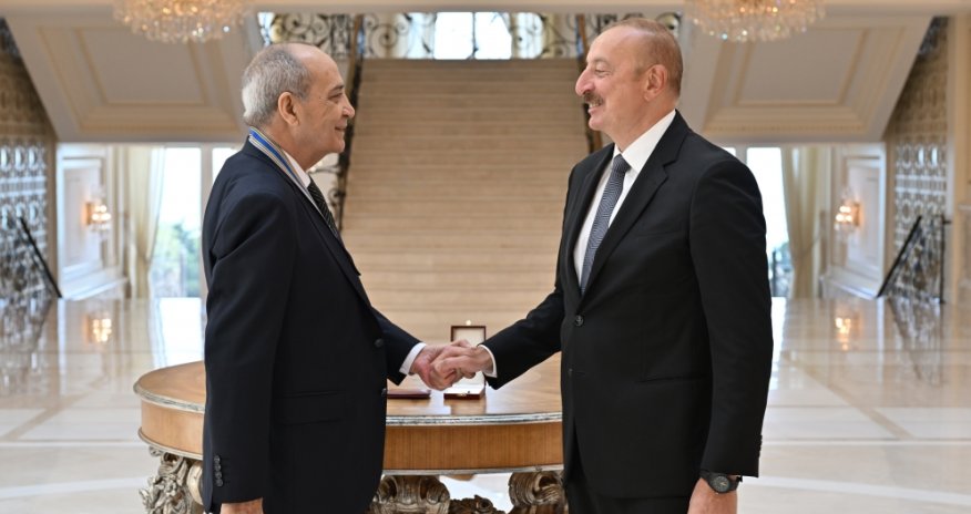 Prezident Rasim Balayevə “İstiqlal” ordenini təqdim edib