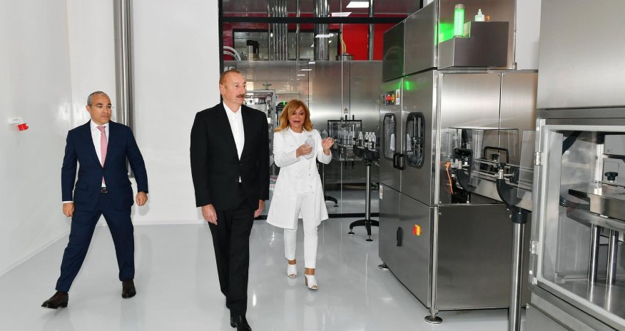 Əliyev Bakıda “Diamed” dərman istehsalı zavodunun açılışında iştirak edib