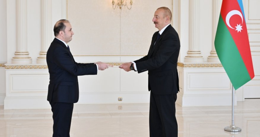 Prezident yeni səfirləri qəbul edib - Foto