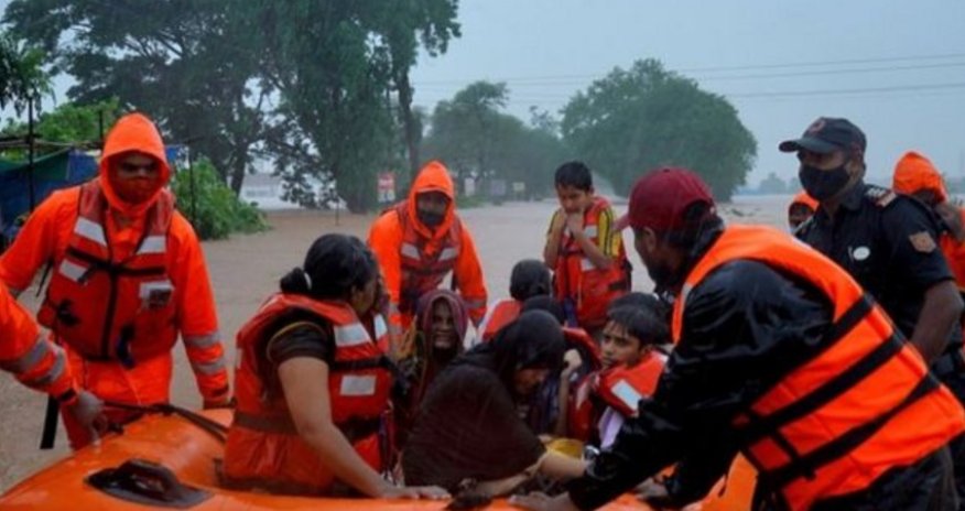 Hindistanda əlverişsiz hava şəraiti nəticəsində 2 mindən çox insan ölüb