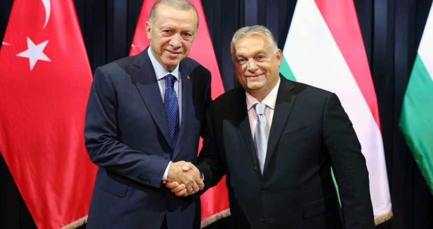 Ərdoğan Macarıstana səfər edib, Orbanla görüşüb