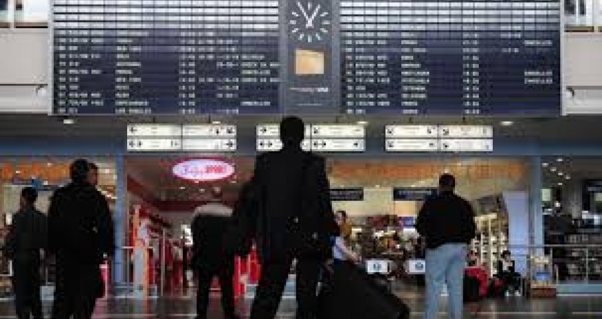 Moskva aeroportlarında uçuşlar təxirə salınıb