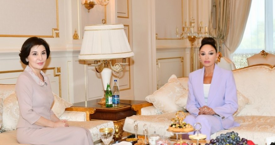 Mehriban Əliyeva Özbəkistanın birinci xanımı ilə görüşüb