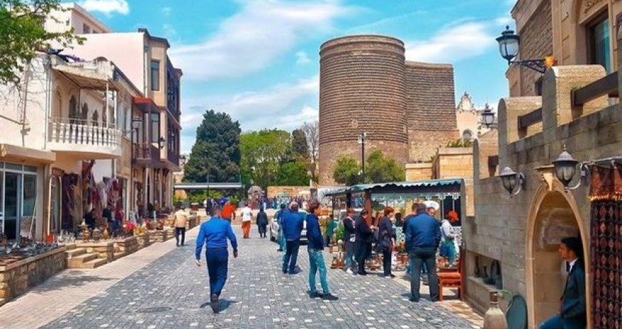 Azərbaycana gələn turistlərin sayı artıb- RƏSMİ