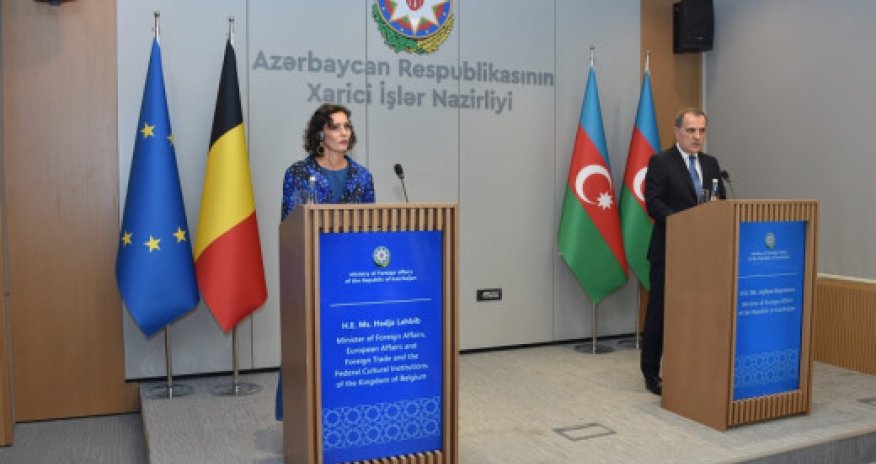 Azərbaycan Ermənistanı  ittiham edir