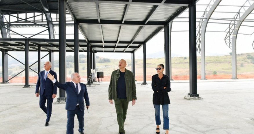 Prezident Laçın aeroportunda görülən işlərlə tanış olub