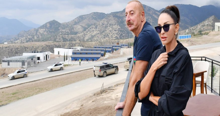 Prezident və xanımı Zabux sakinləri ilə görüşüb