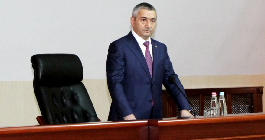 Sabiq  polkovnik Nəcməddin Sadıqovu ittiham edib - MƏHKƏMƏDƏN REPORTAJ