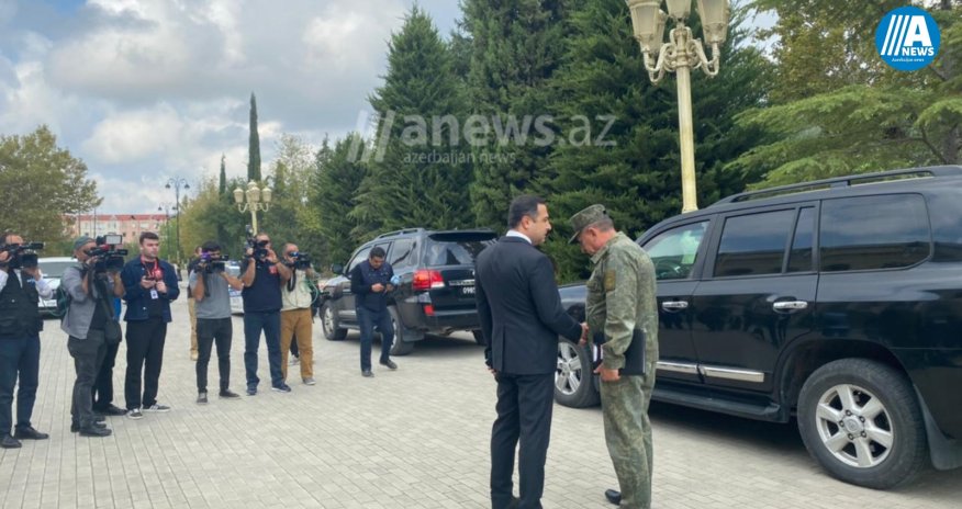 Representatives of Karabakh’s Armenian residents arrive in Yevlakh for meeting