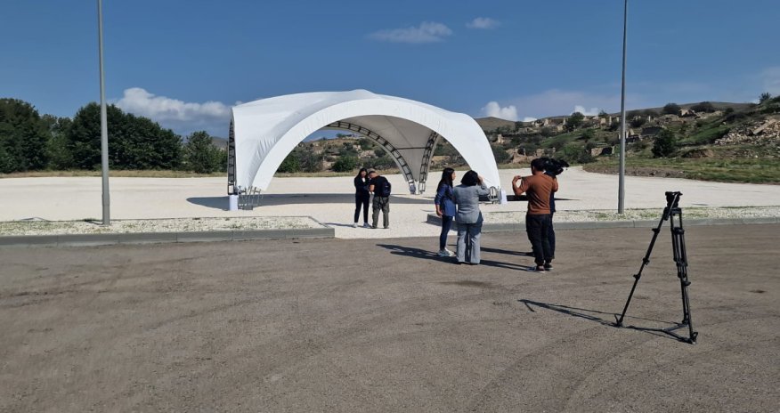 Prezidentin izi ilə Cəbrayıl və Zəngilan şəhərinə təşkil olunan media tura strat verilib