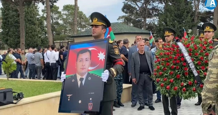 Bu gün İkinci Fəxri Xiyabanda şəhid, kapitan Elvin Qeybəliyev dəfn edilib- VİDEO