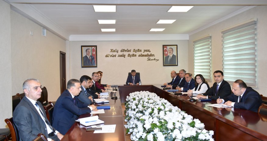 Yasamal Rayon İcra Hakimiyyətinin başçısı sakinləri qəbul edib