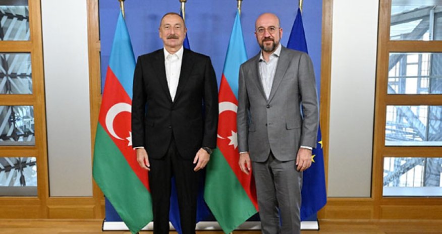 Şarl Mişel İlham Əliyevə zəng etdi