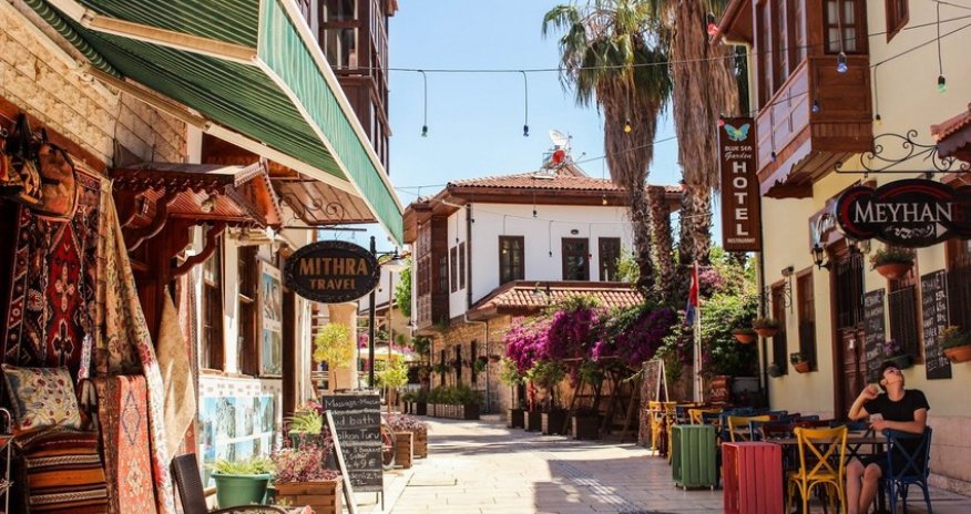 Азербайджан в числе стран, создавших больше всего совместных компаний в турецкой Анталии