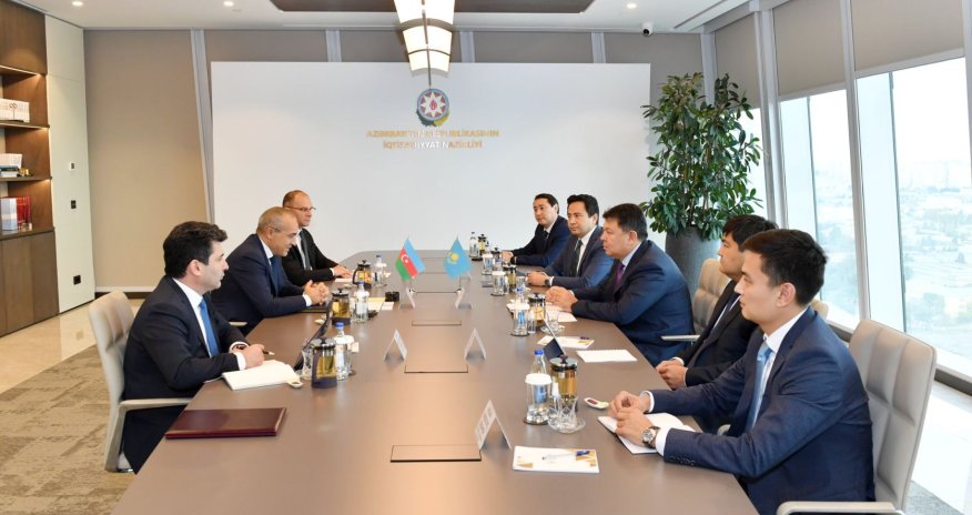 Mikayıl Cabbarov Qazaxıstan prezidentinin müşaviri ilə görüşdü