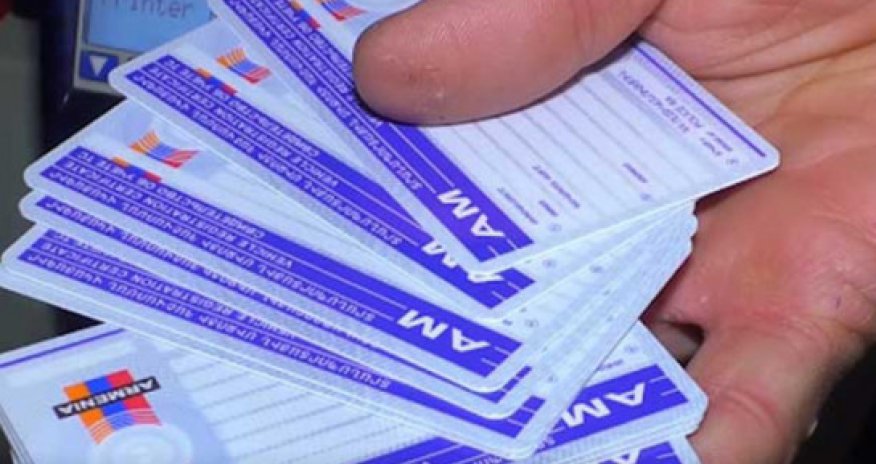 Rusiyada Ermənistan vətəndaşlarının sürücülük vəsiqəsi tanınmayacaq