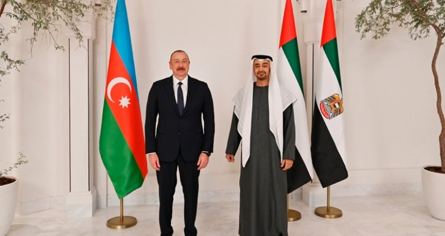 İlham Əliyev BƏƏ Prezidentinə zəng edib