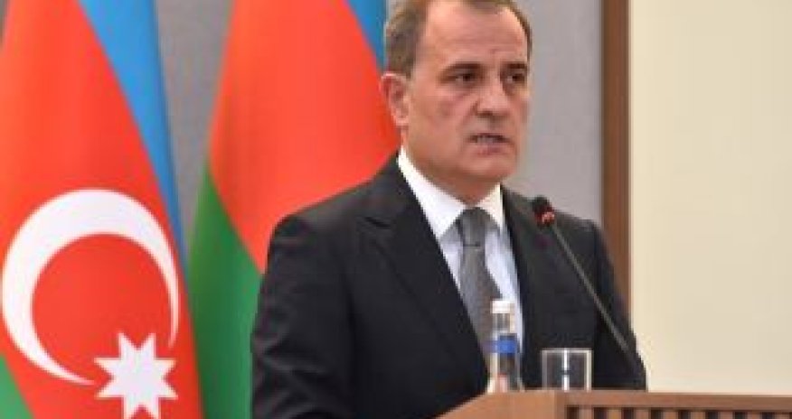 Bayramov həmkarını 30 illik işğalın nəticələri barədə məlumatlandırıb