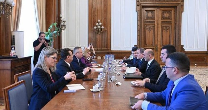 Ceyhun Bayramov Rumıniya Senatının sədri ilə görüşüb