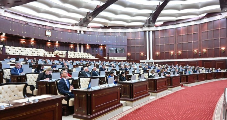 Milli Məclisin iclası başladı - Büdcə müzakirələri davam edir
