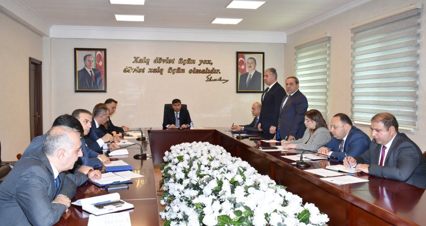 İcra başçısı Yasamal rayonunun sakinlərini qəbul edib