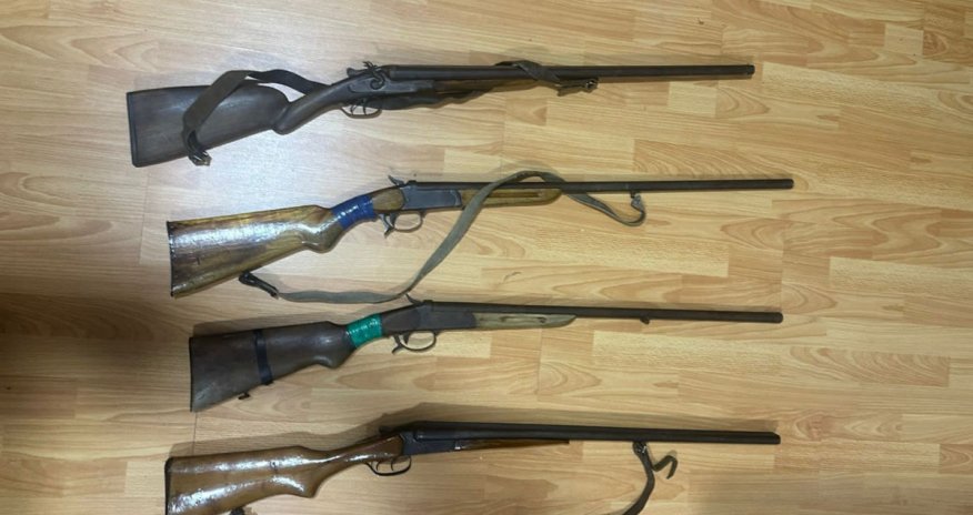 Qobustanda vətəndaşlar qanunsuz saxladıqları odlu silahları polisə könüllü təhvil verib